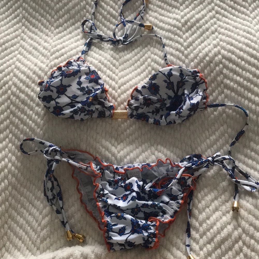 Floral print bikini! Never worn (Top&Bottom)